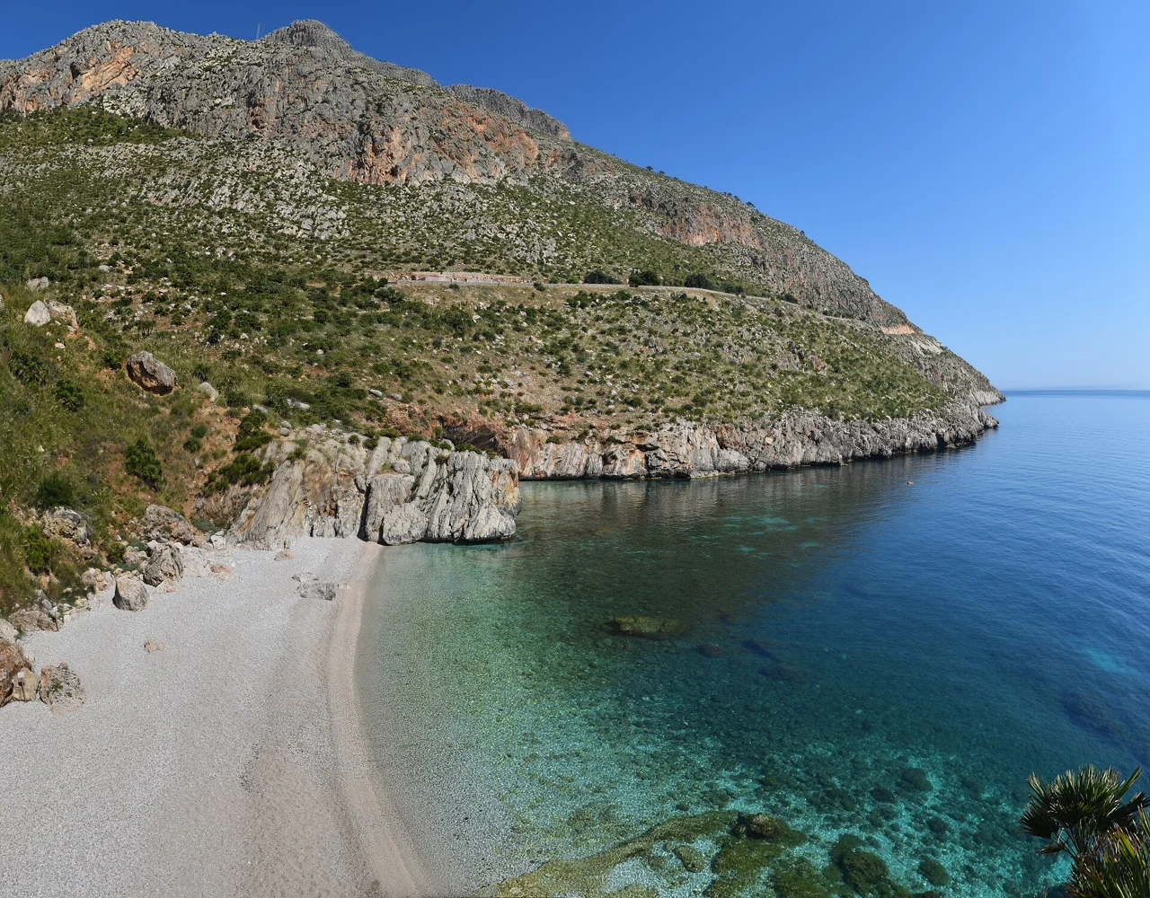 Riserva dello Zingaro: camminare verso il mare